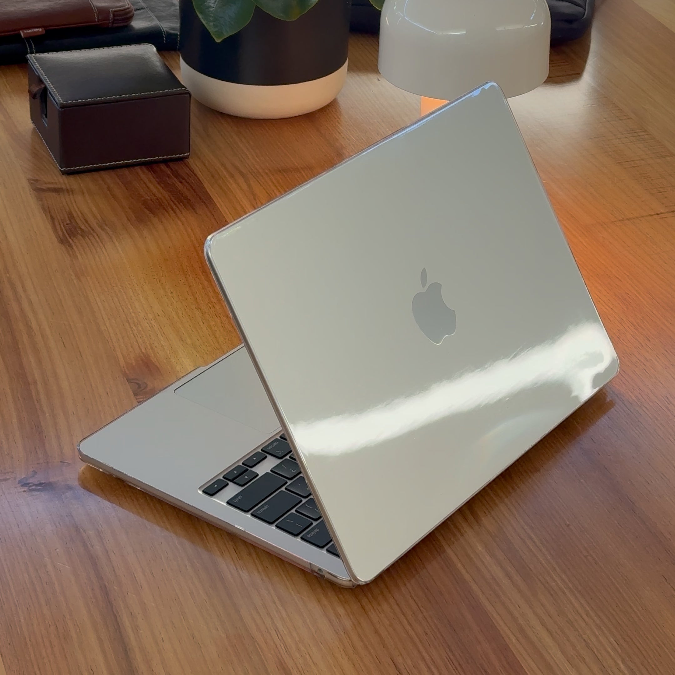How to Install the Humley Hard Case Cover on Your MacBook
