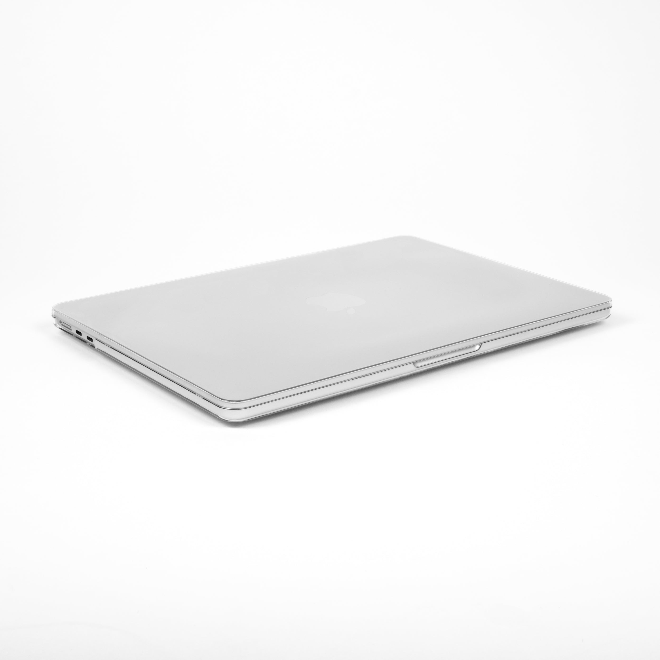 MacBook Air M2 closed with Humley ultra-clear hard case, showcasing slim and seamless fit